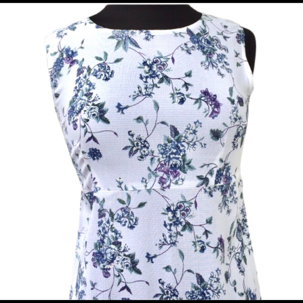 Sleeveless floral maxi dress